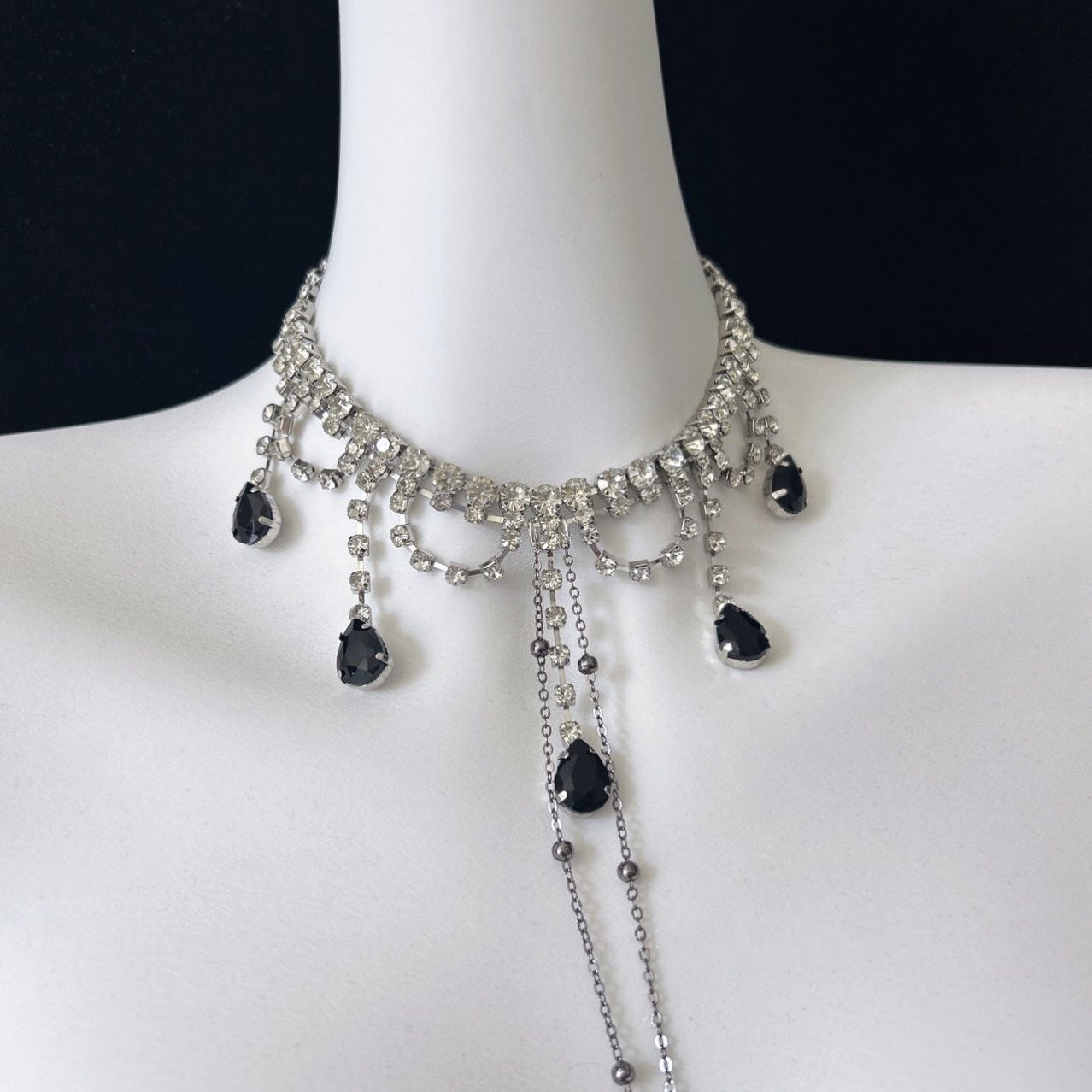 Exquisite Black Gem Diamond Choker with Nipple Clamps