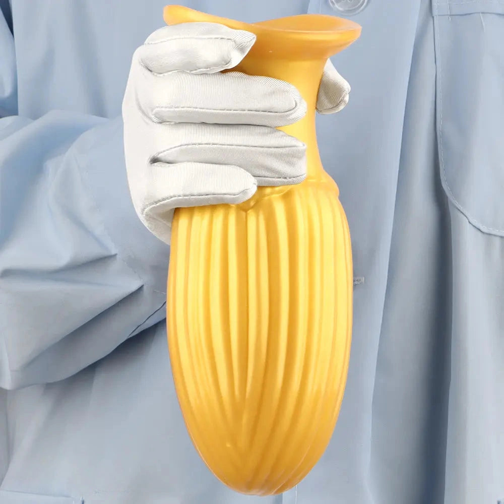 5.9in 6.7in 8.07in Liquid Silicone Thread Granules Soft Corn Gold Dildo