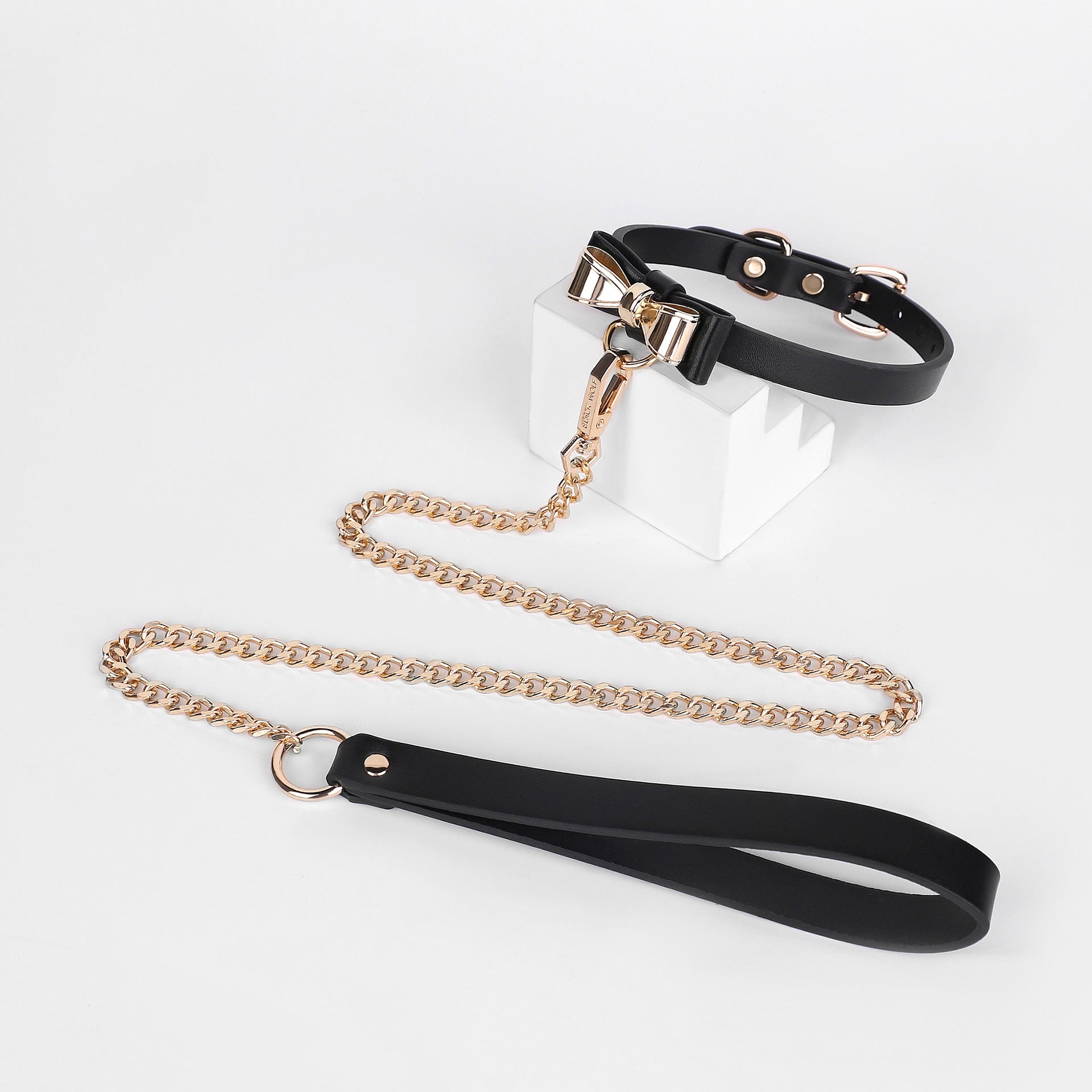 SM Gold Bow Iridescent Collar With Leash Suit